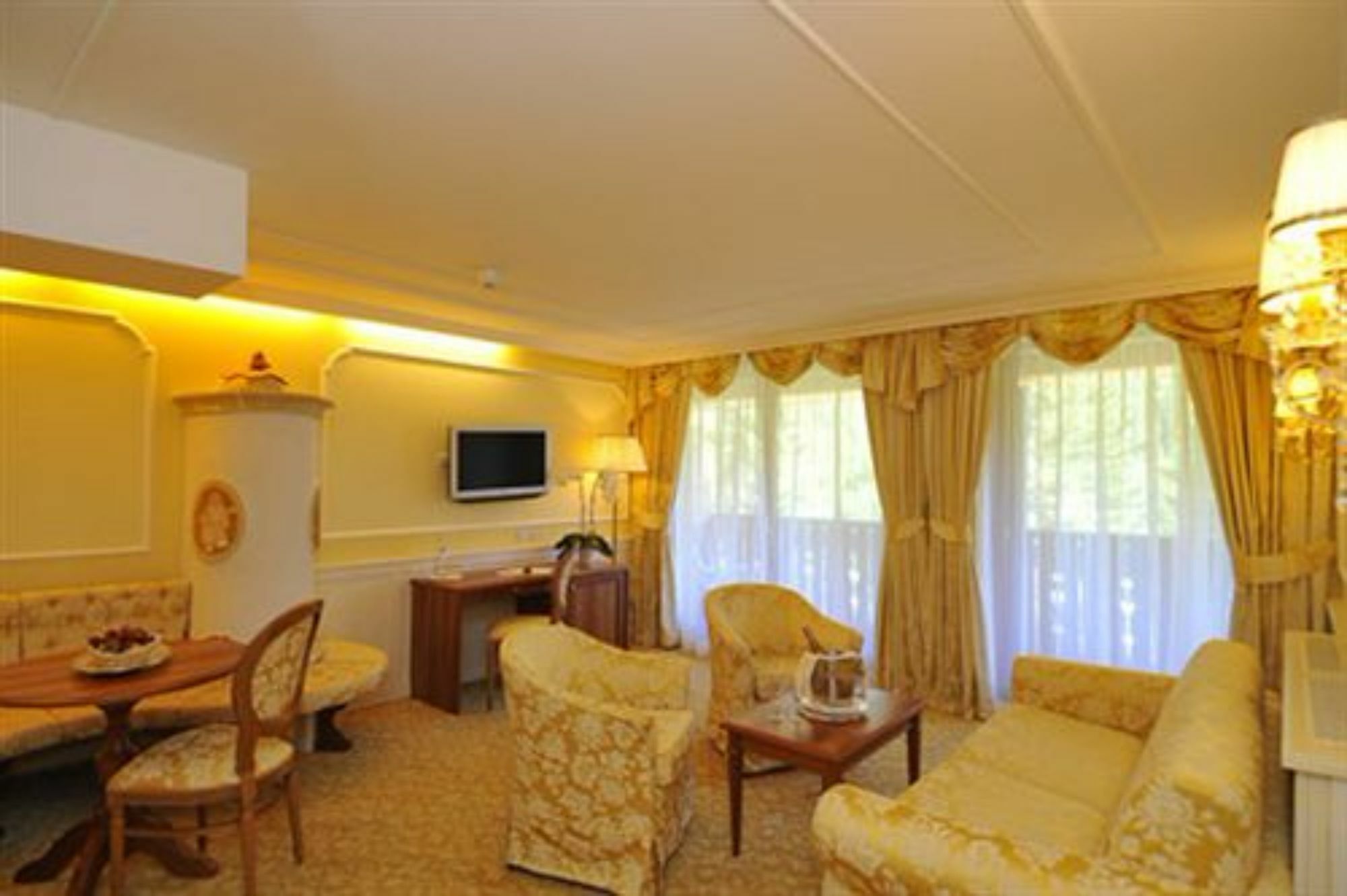 Lorenzetti Hotel 4*